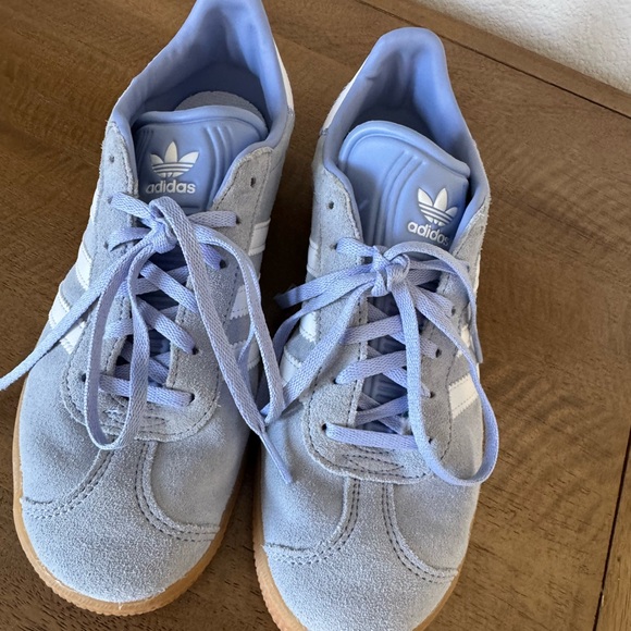 Adidas Gazelle Blue Sneakers (Boys 5.5 / Women’s 7) - Picture 5 of 6